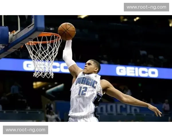 活塞哈里斯中距离稳定 奥萨尔篮板拼抢为转换进攻奠定基础